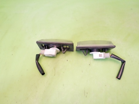 Lampki tablicy rejestracyjnej 3591055G0 SUZUKI SX4 I GY RW SEDAN 06-09