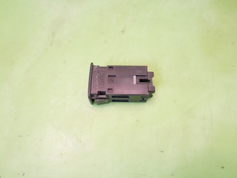 Przełącznik grzania fotela lewy SP221201A SUZUKI SX4 I GY RW SEDAN 06-09