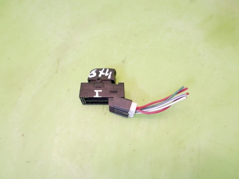 Przełącznik szyby prawy tył 5pin SUZUKI SX4 I GY RW SEDAN 06-09
