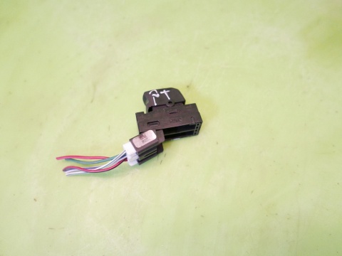 Przełącznik szyby prawy tył 5pin SUZUKI SX4 I GY RW SEDAN 06-09