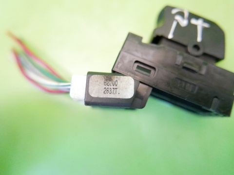 Przełącznik szyby prawy tył 5pin SUZUKI SX4 I GY RW SEDAN 06-09