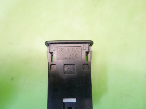 Przełącznik grzania fotela prawy SP221201A SUZUKI SX4 I GY RW SEDAN 06-09