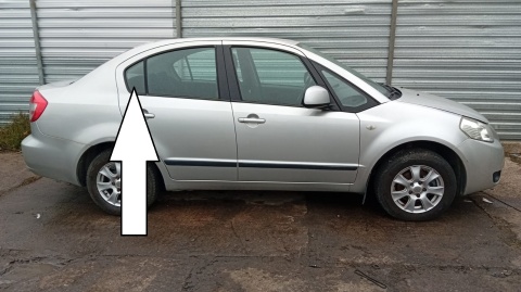 Szyba drzwiowa prawa tył mała SUZUKI SX4 I GY RW SEDAN 06-09