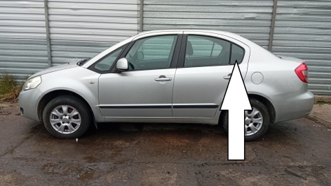Szyba drzwiowa lewa tył mała SUZUKI SX4 I GY RW SEDAN 06-09