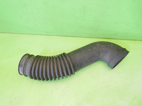 Wlot dolot rura powietrza 1376679J00 SUZUKI SX4 I GY RW 1.6 06-09