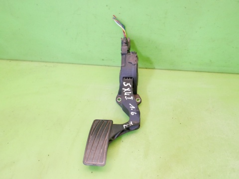 Pedał potencjometr gazu 49400-79J90 SUZUKI SX4 I GY RW 1.6 06-09