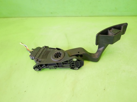 Pedał potencjometr gazu 49400-79J90 SUZUKI SX4 I GY RW 1.6 06-09