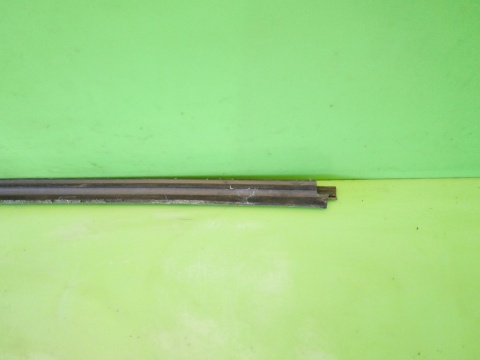 Listwa zgarniająca prawa przód SUZUKI SX4 I GY RW SEDAN 06-09