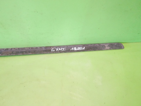 Listwa drzwiowa prawa przód SUZUKI SX4 I GY RW SEDAN 06-09