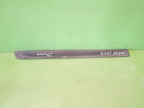 Listwa drzwiowa lewa tył SUZUKI SX4 I GY RW SEDAN 06-09