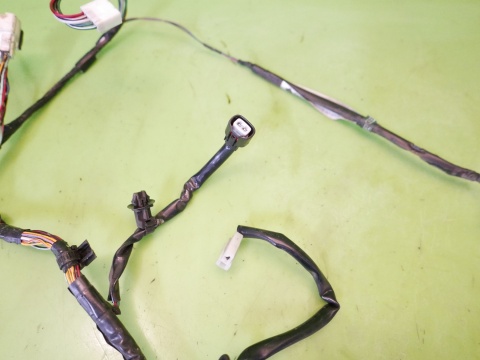 Wiązka instalacja drzwi prawa przód 3675780JA0 SUZUKI SX4 I GY RW SEDAN 06-