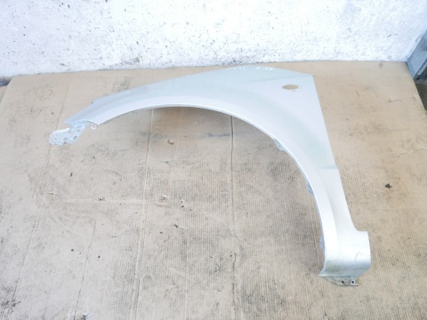 Błotnik lewy przód przedni Z2S SUZUKI SX4 I GY RW SEDAN 06-09