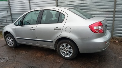 Spoiler lotka spojler owiewka klapy Z2S SUZUKI SX4 I GY RW SEDAN 06-09