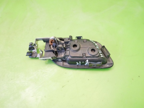 Klamka wewnętrzna lewa przód HONDA FRV FR-V I BE5 04-07