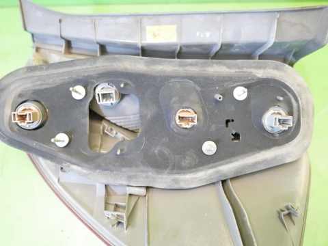 Lampa lewa tył ICHIKOH HONDA FRV FR-V I BE5 04-07