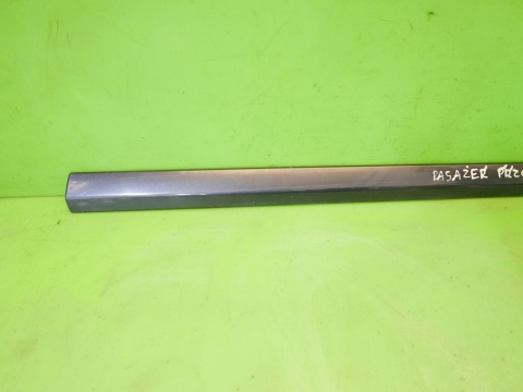 Listwa drzwiowa prawa przód NH684P HONDA FRV FR-V I BE5 04-07