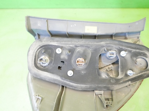 Lampa prawa tył ICHIKOH HONDA FRV FR-V I BE5 04-07