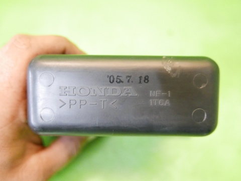 Schowek deski środek HONDA FRV FR-V I BE5 04-07
