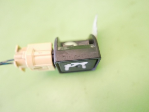 Czujnik uderzeniowy 77970-SFE-B110-M2 HONDA FRV FR-V I BE5 2.2 i-CTDI 04-07