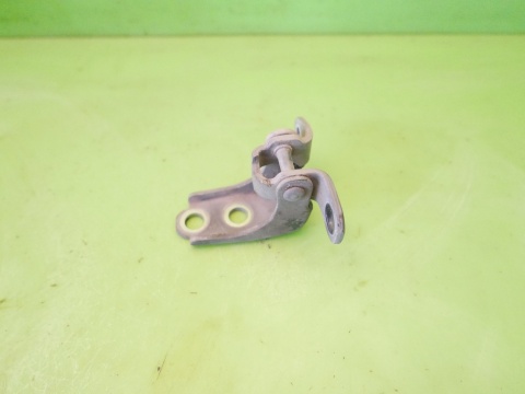 Zawias prawy przód dół NH684P HONDA FRV FR-V I BE5 04-07