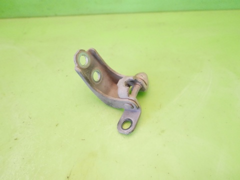 Zawias prawy przód dół NH684P HONDA FRV FR-V I BE5 04-07