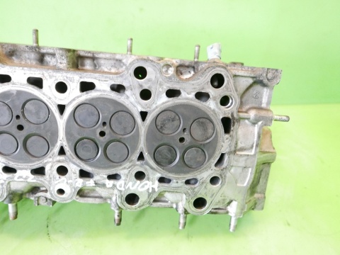 Głowica z zaworami HONDA FRV FR-V I BE5 2.2 i-CDTI N22A1 04-07