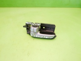 Klamka wewnętrzna lewa przód SUZUKI SWIFT EZ HB 5D 05-08