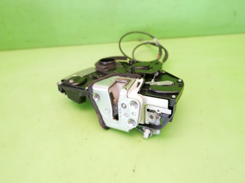 Centralny zamek drzwi lewy przód 8pin SUZUKI SWIFT EZ HB 5D 05-08