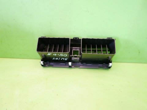 Kratki nawiewu środek kratka SUZUKI SWIFT EZ HB 5D 05-08