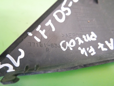 Zaślepka trójkąt prawy przód 77181-63J0 SUZUKI SWIFT EZ HB 05-08