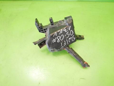 Skrzynka bezpieczników SUZUKI SWIFT EZ 1.3 05-08