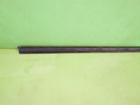 Listwa zgarniająca lewa przód SUZUKI SWIFT EZ HB 5D 05-08