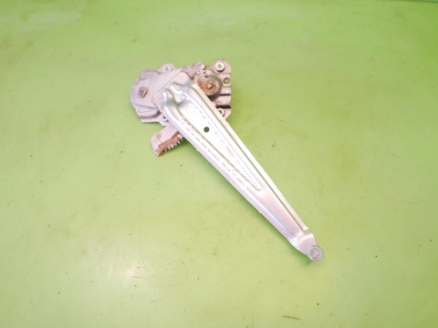 Mechanizm podnośnik szyby prawy tył SUZUKI SWIFT EZ HB 5D 05-08