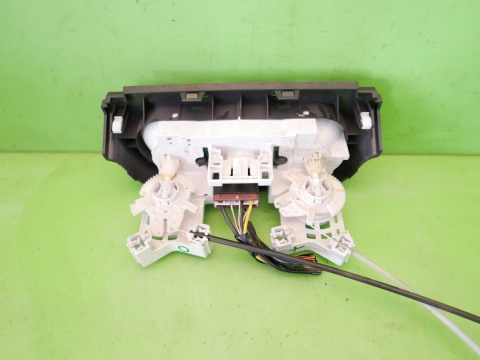 Panel nawiewu sterowania nawiewem SUZUKI SWIFT EZ HB 5D 05-08