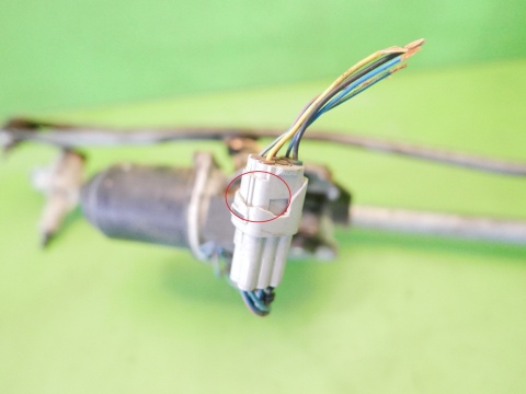 Mechanizm + silniczek wycieraczkek przód SUZUKI SWIFT EZ 05-08