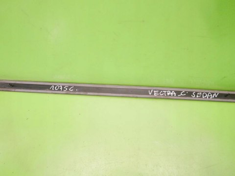 LISTWA DRZWIOWA LEWA PRZÓD Z20R OPEL VECTRA C 02- LISTWA DRZWIOWA LEWA PRZÓD Z20R OPEL VECTRA C 02-