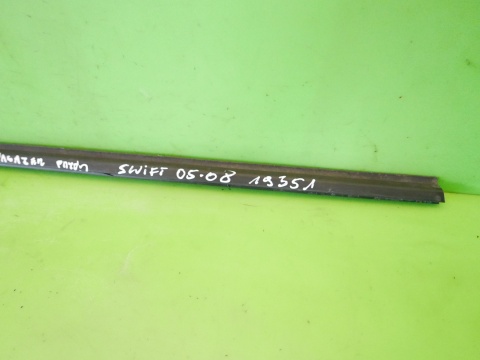 Listwa zgarniająca prawa przód SUZUKI SWIFT EZ HB 5D 05-08