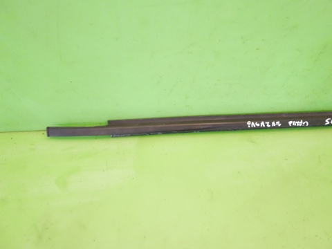 Listwa zgarniająca prawa przód SUZUKI SWIFT EZ HB 5D 05-08