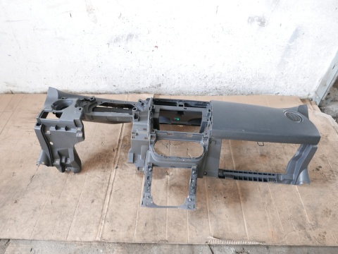 Deska rozdzielcza + poduszka airbag pasażera SUZUKI SWIFT EZ 05-08