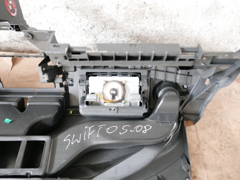 Deska rozdzielcza + poduszka airbag pasażera SUZUKI SWIFT EZ 05-08