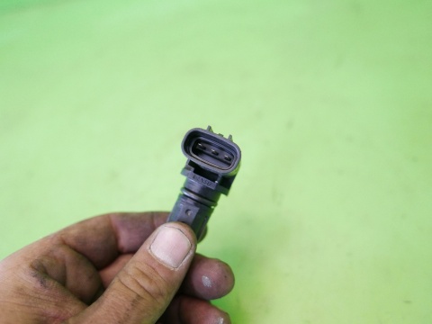 Czujnik położenia wałka rozrządu 33220-76G11 SUZUKI SWIFT EZ 1.3 16V 05-08