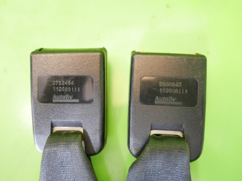 Zatrzask zapięcie pasa środek lewe tył 0752494 5508843 DACIA DUSTER I HS