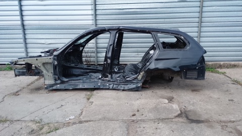 Błotnik lewy tył tylny poszycie 475/9 BMW E91 325d KOMBI 04-08