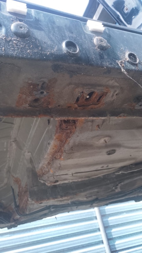 Próg prawy 475/9 BMW E91 325d KOMBI 04-08