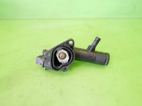 Obudowa termostatu króciec 8200954288A DACIA DUSTER I HS 1.5 DCI 10-13