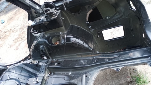 Błotnik prawy tył tylny poszycie 475/9 BMW E91 325d KOMBI 04-08