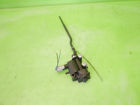 Siłownik klapki wlewu paliwa 67.11-6985880-03 BMW E91 325d 04-08