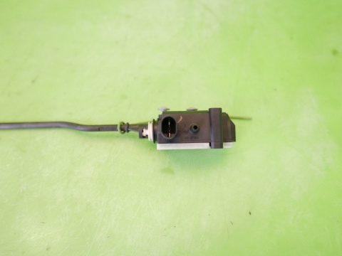 Siłownik klapki wlewu paliwa 67.11-6985880-03 BMW E91 325d 04-08