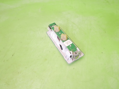 Lampka oświetlenie wnętrza kabiny lewa tył 63.31-6950087 BMW E91 325d 04-08