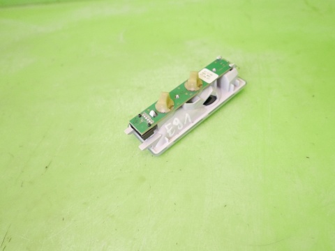 Lampka oświetlenie wnętrza kabiny lewa tył 63.31-6950087 BMW E91 325d 04-08